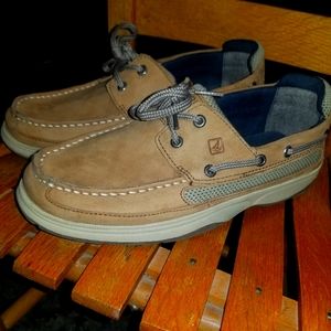 Sperry, youth boat shoes.  5.5M, youth